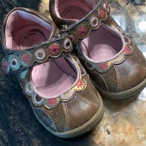 Stride Rite brown/bronze Mary Jane shoes toddler 6M